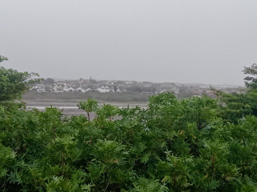 6 Bedroom Property for Sale in Paradise Beach Eastern Cape